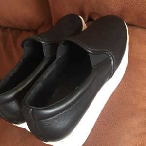 J/SLIDES Delia Leather Platform Sneaker
